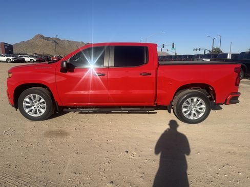 Used 2022 Chevrolet Silverado 1500 Custom RWD image 2