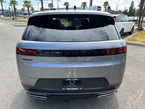 New 2025 Land Rover Range Rover Sport SE image 6