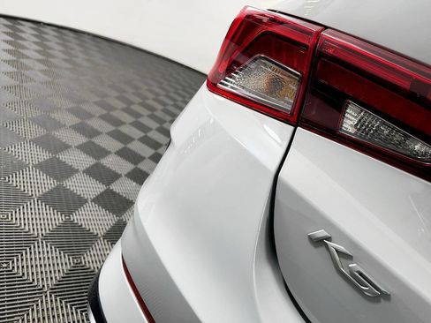 Used 2022 Kia K5 GT-Line FWD image 13