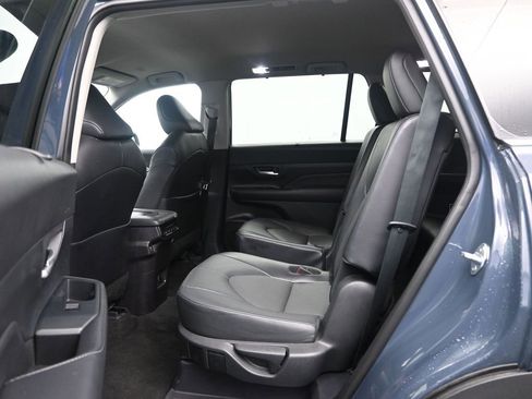 Used 2024 Toyota Grand Highlander XLE image 29