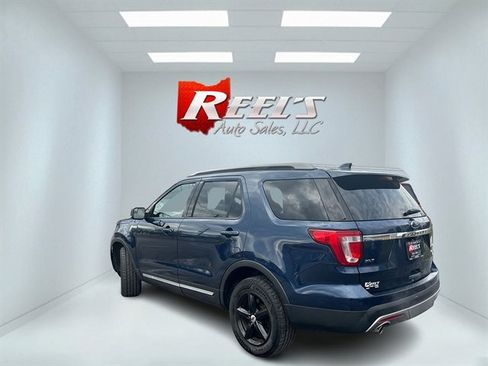 Used 2017 Ford Explorer XLT w/ Equipment Group 202A image 10