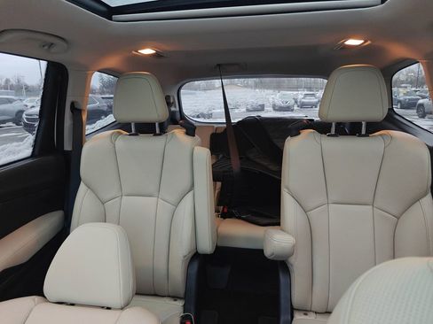 Used 2023 Subaru Ascent Limited w/ Technology Package image 12