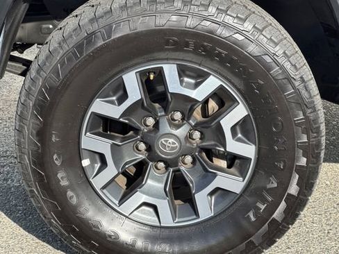 Used 2023 Toyota Tacoma TRD Off-Road image 24