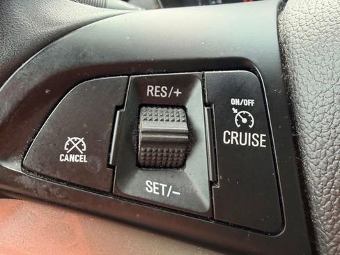 Used 2018 Chevrolet Trax LT w/ LT Convenience Package AWD/4WD image 21