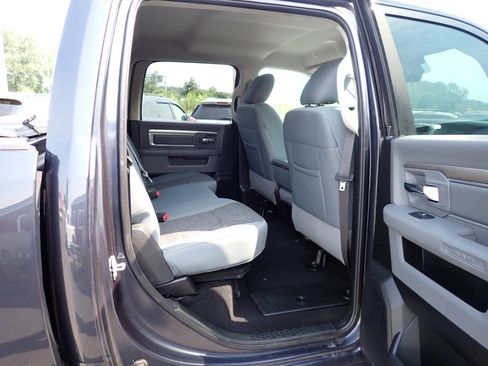 Used 2019 RAM 1500 Big Horn AWD/4WD image 10