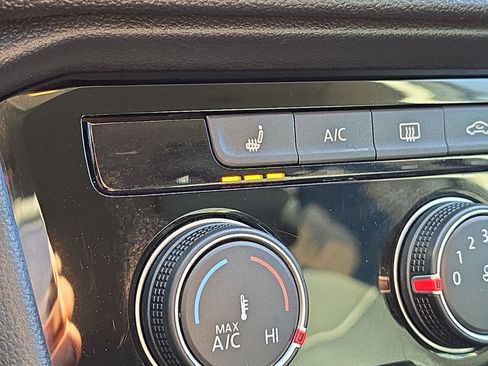 Used 2023 Volkswagen Taos SE image 20