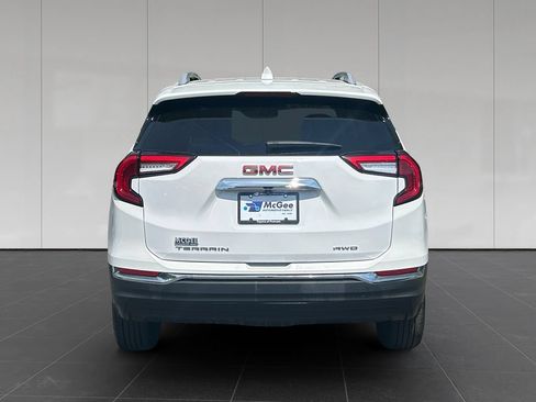 Used 2024 GMC Terrain SLT AWD/4WD image 4