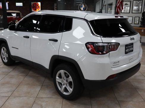 Used 2023 Jeep Compass Sport image 3