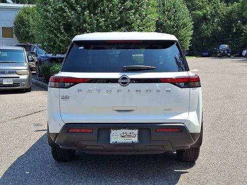 Used 2025 Nissan Pathfinder S AWD/4WD image 7