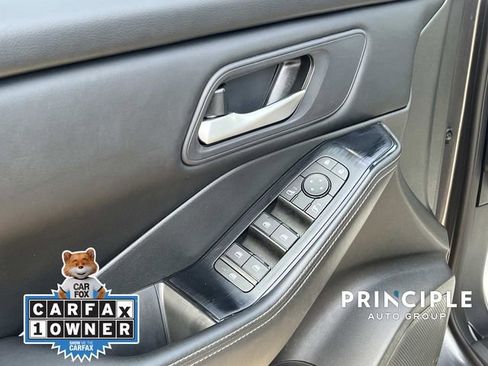 Used 2024 Nissan Rogue SV image 13