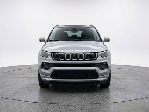 Used 2025 Jeep Compass Limited image 2