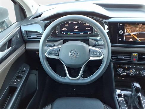 Used 2022 Volkswagen Taos SEL image 11