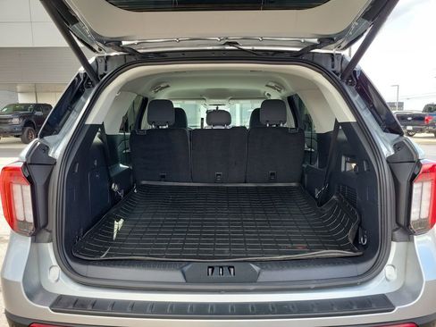 Certified 2025 Ford Explorer Active RWD image 10