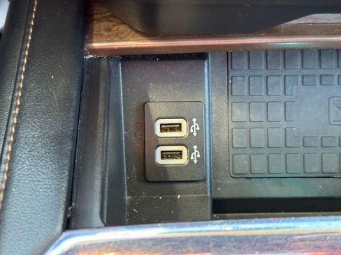 Used 2019 Ford Expedition Platinum image 35