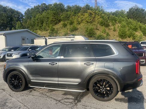Used 2020 Kia Telluride SX w/ Towing Package FWD image 3