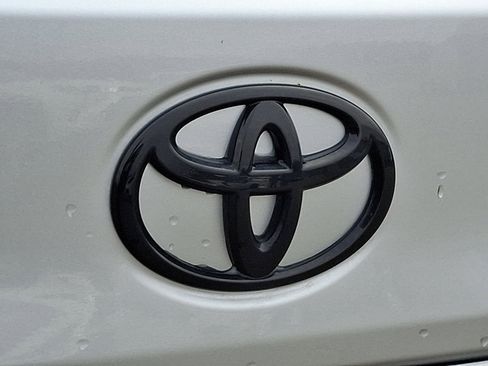 Used 2026 Toyota Corolla Cross AWD Hybrid w/ Moonroof Package image 29