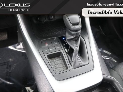 Used 2019 Toyota RAV4 XLE w/ Convenience Package FWD image 18