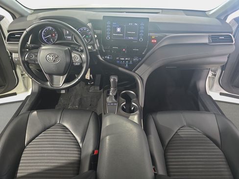 Used 2022 Toyota Camry SE FWD image 10