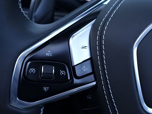 Used 2025 Chevrolet Corvette Stingray Preferred Conv w/ Z51 Performance Package image 17