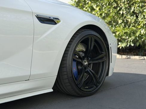 Used 2017 BMW M6 Coupe image 15