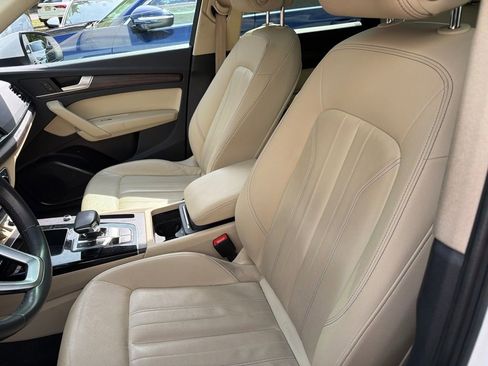 Used 2022 Audi Q5 2.0T Premium w/ Convenience Package AWD/4WD image 4