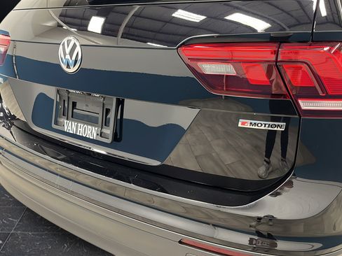 Used 2019 Volkswagen Tiguan SE AWD/4WD image 34