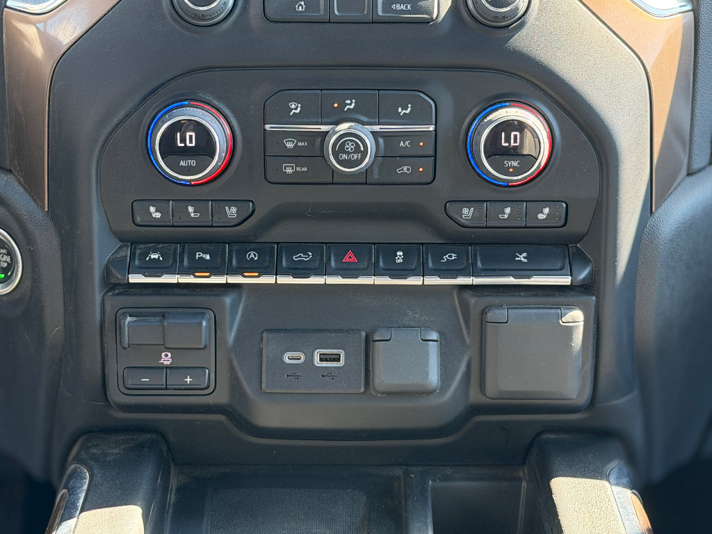 Used 2022 Chevrolet Silverado 1500 High Country w/ Safety Package II AWD/4WD image 15
