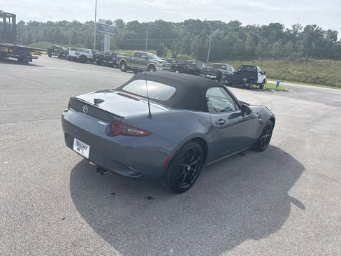 Used 2021 MAZDA MX-5 Miata Club RWD image 7
