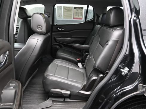 Used 2023 GMC Acadia SLT w/ Technology Package FWD image 11