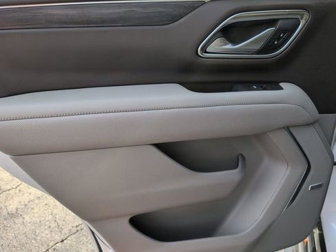 Certified 2024 GMC Yukon SLT w/ SLT Luxury Package image 35