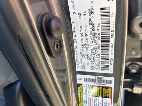 Used 2020 Toyota Tacoma SR5 RWD image 31