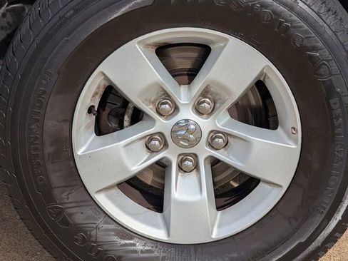 Used 2022 RAM 1500 Classic SLT image 11