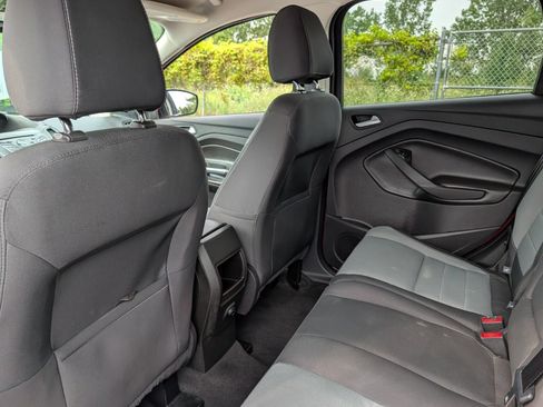 Used 2015 Ford Escape SE FWD image 19