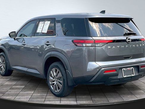 Certified 2023 Nissan Pathfinder S FWD image 3
