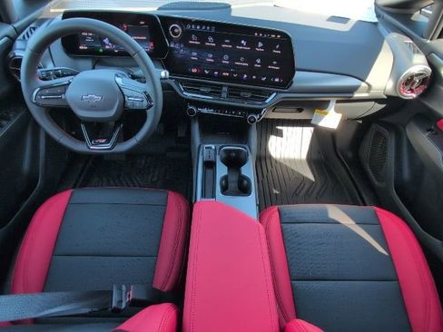 Used 2026 Chevrolet Equinox EV RS FWD image 5