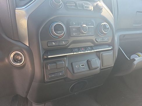 Used 2022 Chevrolet Silverado 2500 LT w/ Convenience Package AWD/4WD image 15
