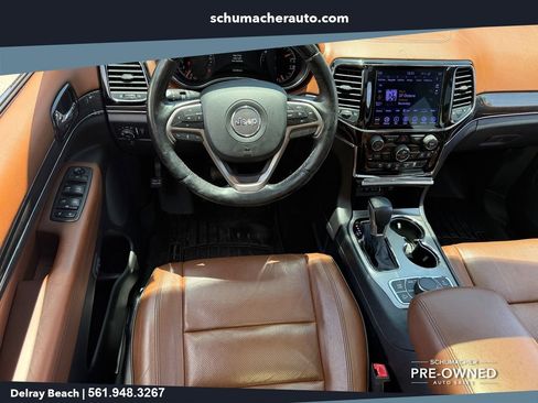 Used 2020 Jeep Grand Cherokee Overland AWD/4WD image 14