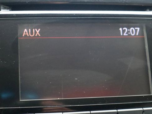 Used 2015 Nissan Rogue SV w/ SV Moonroof Package image 69