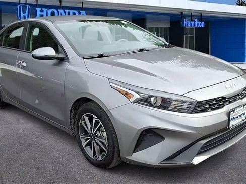 Used 2023 Kia Forte LXS w/ LXS Technology Package image 2