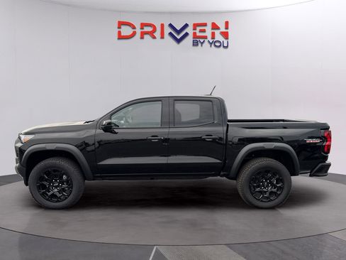 New 2026 Chevrolet Colorado Trail Boss AWD/4WD image 2