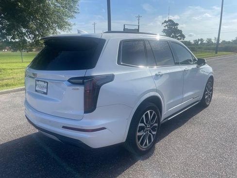 Used 2021 Cadillac XT6 Sport w/ Platinum Package AWD/4WD image 8