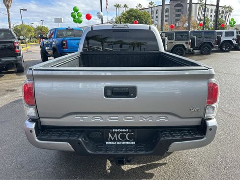 Used 2021 Toyota Tacoma TRD Sport image 12