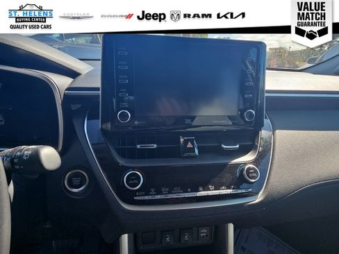 Used 2022 Toyota Corolla Cross XLE w/ Convenience Package AWD/4WD image 30