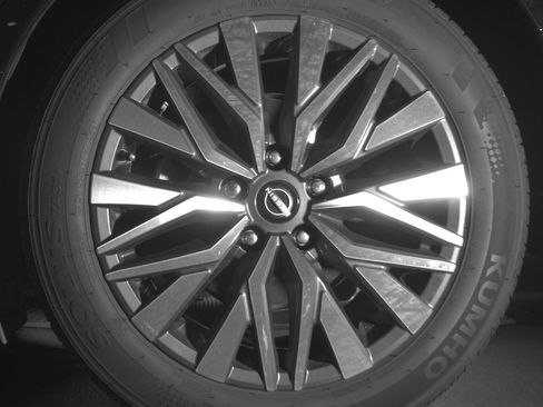 Used 2025 Nissan Altima 2.5 SV image 14