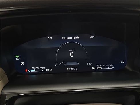 Certified 2023 Lincoln Nautilus Reserve w/ Equipment Group 202A image 16