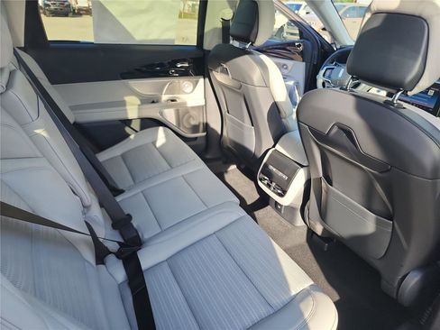 New 2026 Lincoln Nautilus Reserve AWD/4WD image 21