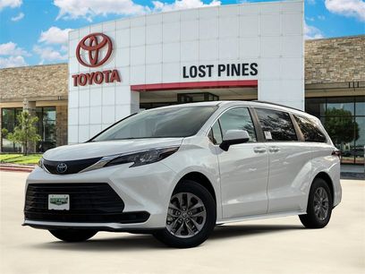 New 2025 Toyota Sienna LE