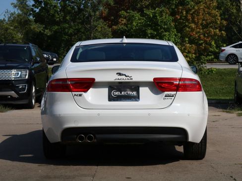 Used 2017 Jaguar XE Premium AWD/4WD image 9