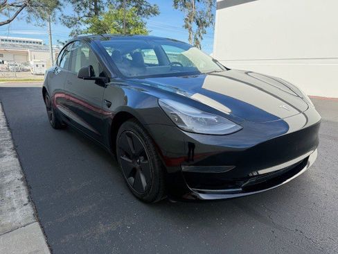 Used 2023 Tesla Model 3 Standard Range image 2