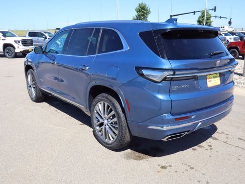 Used 2022 Buick Enclave Avenir w/ Avenir Technology Package AWD/4WD image 5